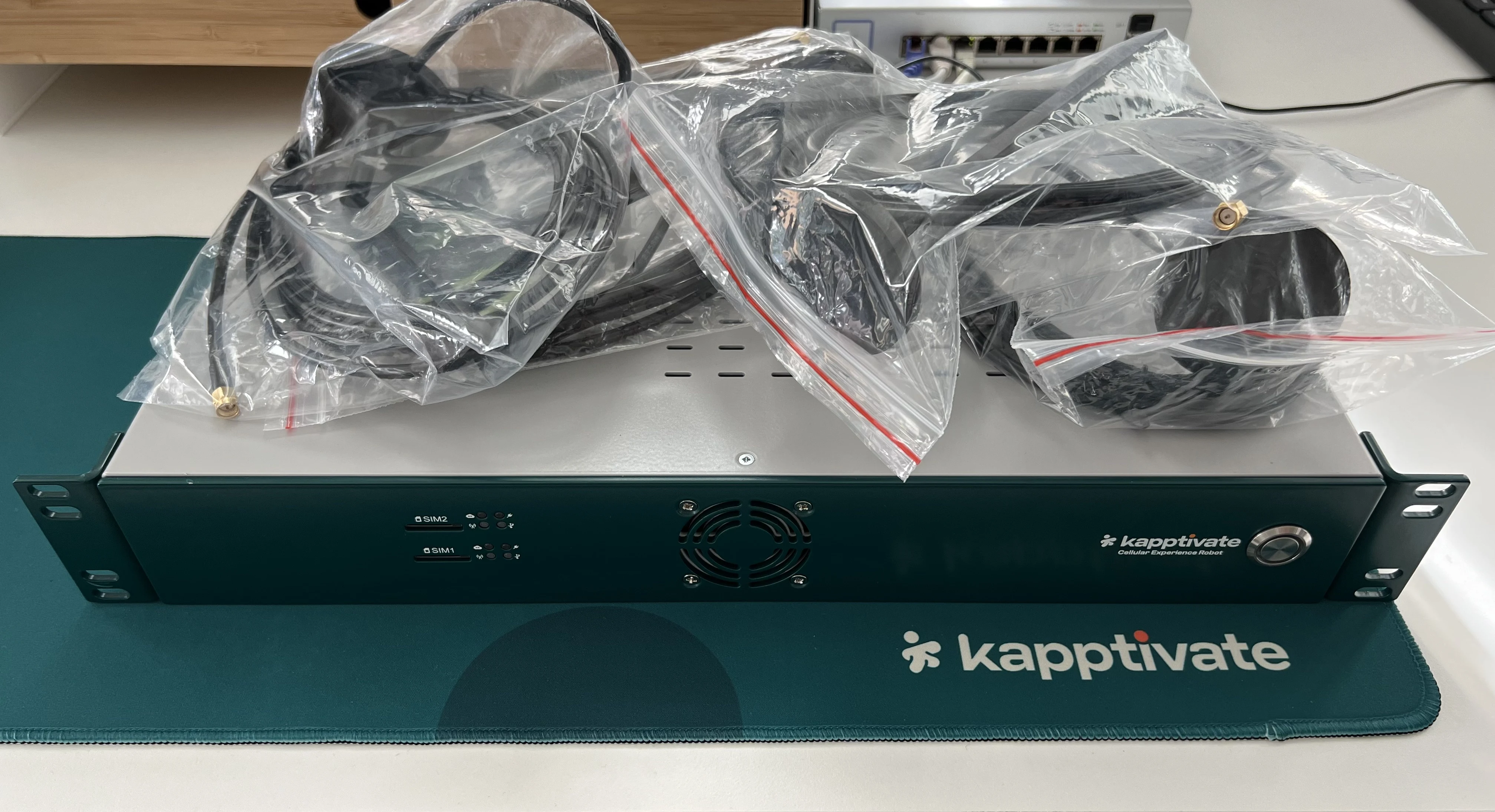 The set of 5G antennas shipped with the robot